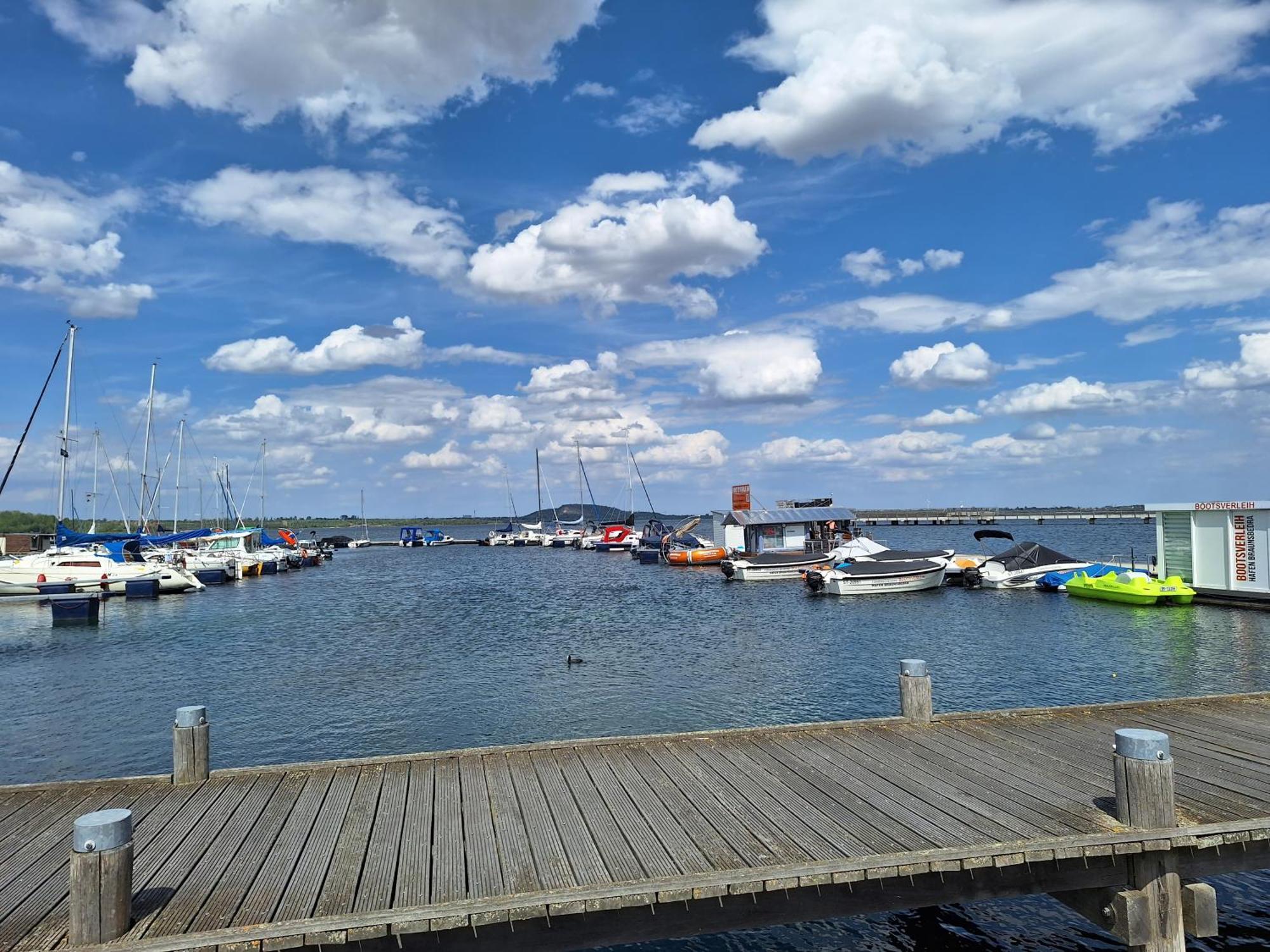 Gaststaette Und Pension Zur Schiene Merseburg Exteriér fotografie
