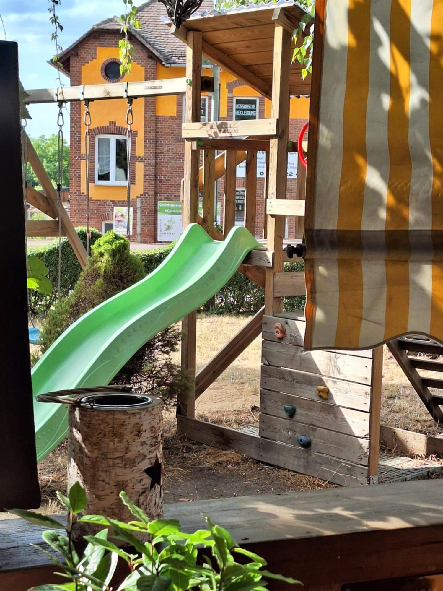 Gaststaette Und Pension Zur Schiene Merseburg Exteriér fotografie