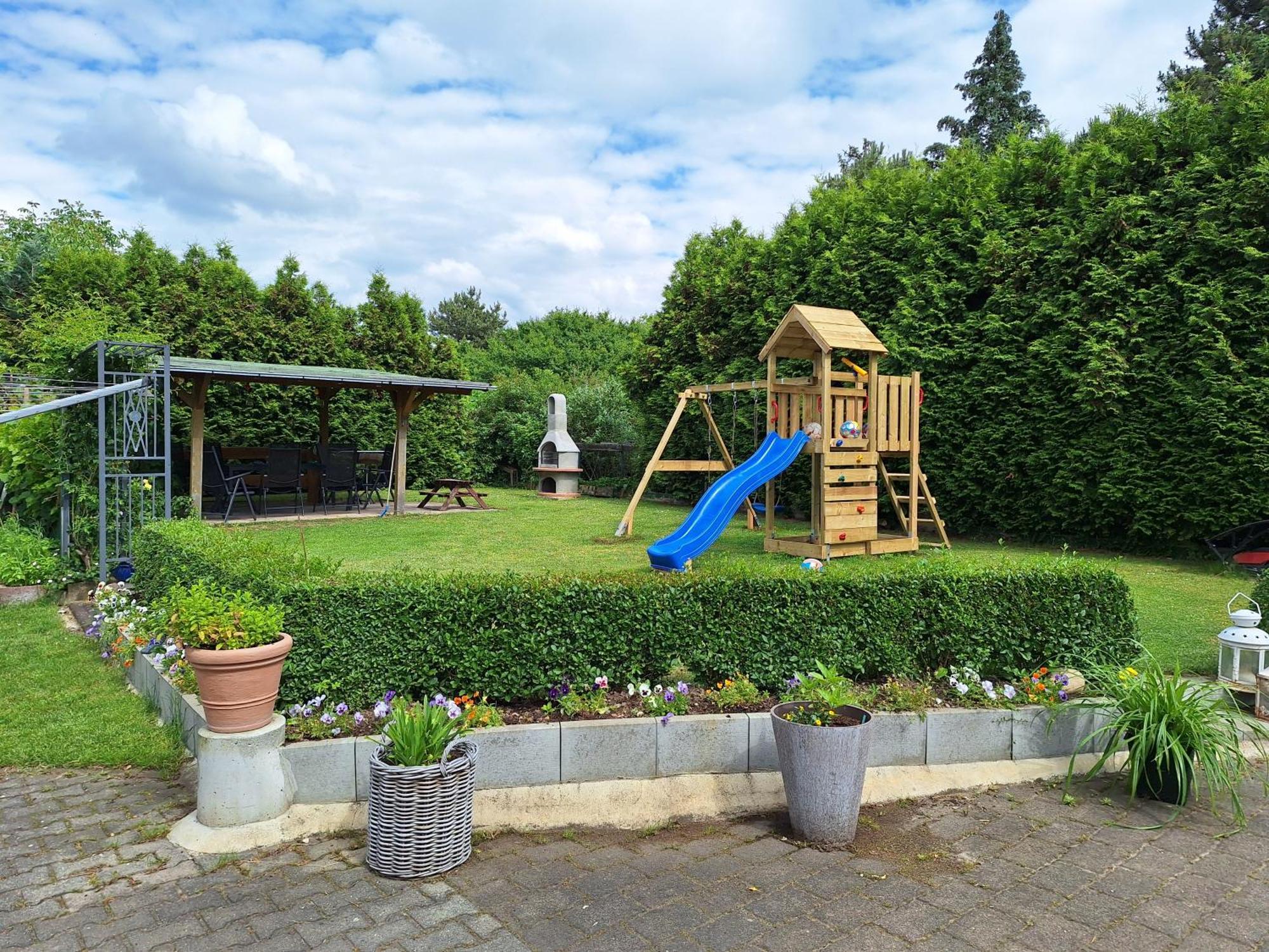 Gaststaette Und Pension Zur Schiene Merseburg Exteriér fotografie